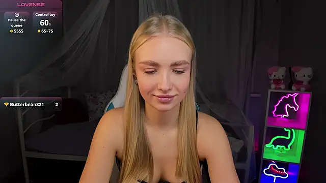 TessaGrays online show from November 22, 2025, 11:53 am