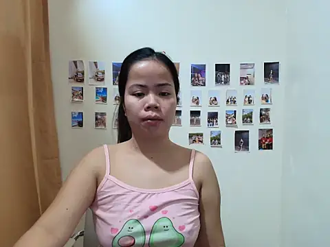 Snapshot of Hot_Athena99x chatting on July 15, 2026, 2:33 pm Hot Athena99x online show from July 15, 2026, 2:33 pm