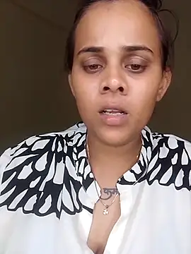 Snapshot of Naughtysilk chatting on October 28, 2025, 8:22 pm Naughtysilk online show from October 28, 2025, 8:22 pm