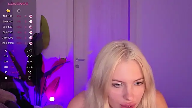 SweetCherryBlonde online show from October 10, 2025, 8:57 am