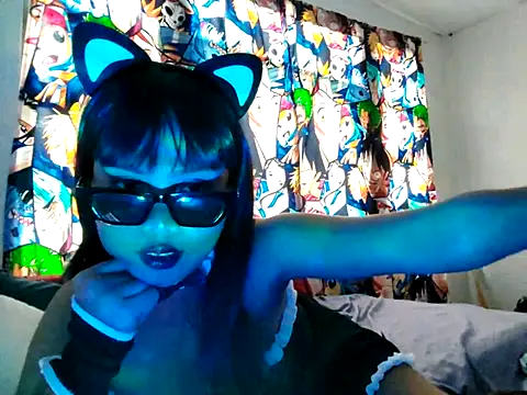 Snapshot of pinay_old_lover chatting on December 21, 2025, 7:04 am pinay old lover online show from December 21, 2025, 7:04 am