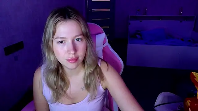 stefany and bettany online show from November 6, 2025, 3:02 pm