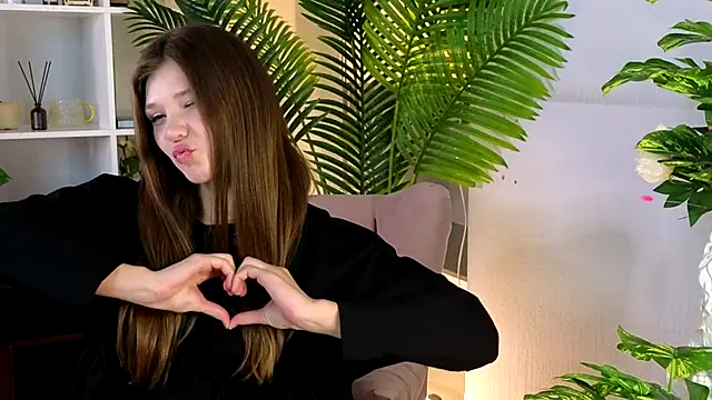 ClaireMcdargh online show from October 1, 2025, 3:40 pm