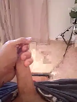 eroer20 online show from October 3, 2025, 2:47 pm