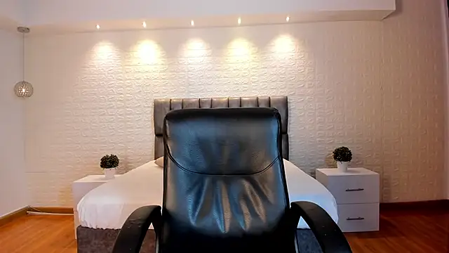 VenusCooper online show from March 27, 2026, 5:45 pm