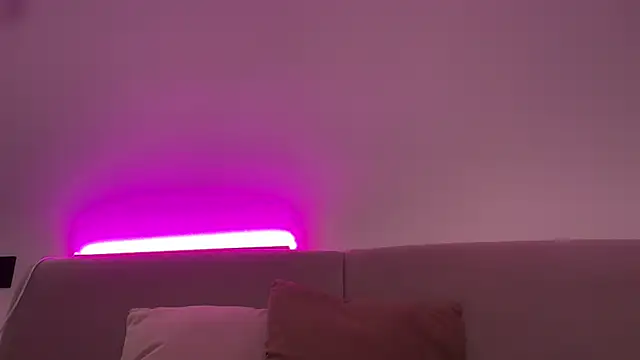 AlmaryKim online show from March 7, 2026, 8:17 pm