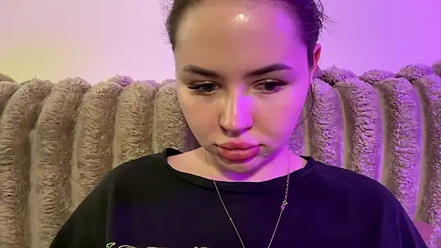 AlmaryKim online show from July 23, 2026, 7:34 pm