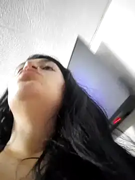 alejitasweet online show from October 18, 2025, 2:25 am