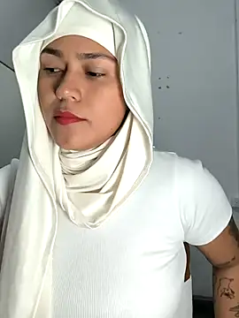 Snapshot of Nadia_hasbun chatting on October 2, 2025, 1:07 pm Nadia hasbun online show from October 2, 2025, 1:07 pm