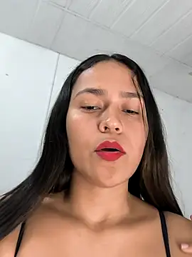 Snapshot of Nadia_hasbun chatting on October 17, 2025, 9:50 pm Nadia hasbun online show from October 17, 2025, 9:50 pm