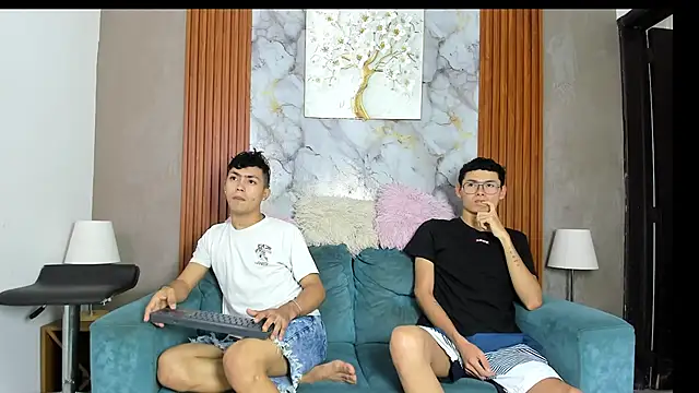 VERY HOT GUYS online show from June 17, 2026, 7:11 am