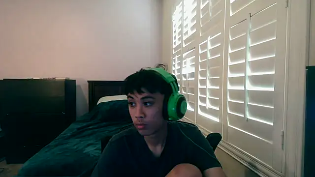 youngasianboy2007 online show from February 3, 2026, 11:10 pm