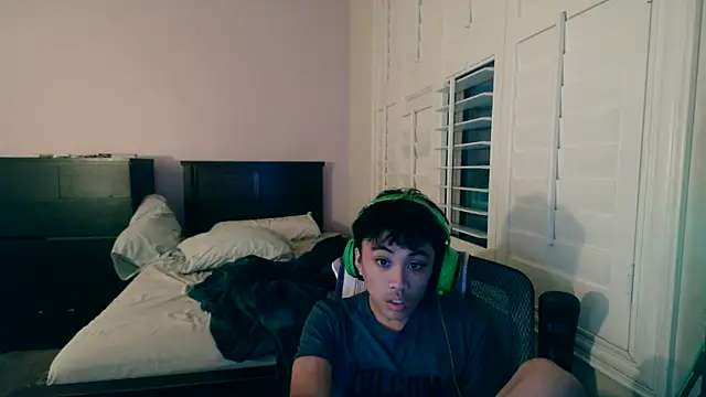 youngasianboy2007 online show from February 6, 2026, 1:54 am