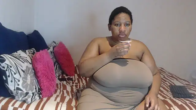 PIXIEBITCHXXX26 online show from February 24, 2026, 7:12 pm