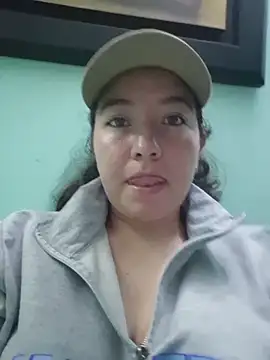 annyaparis online show from November 20, 2025, 1:06 am