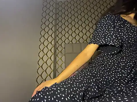 dubyzubygirl online show from March 27, 2026, 3:56 pm