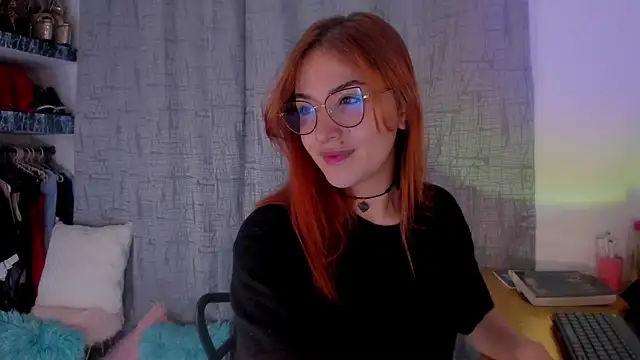 AmaruBloom online show from October 18, 2025, 5:21 am