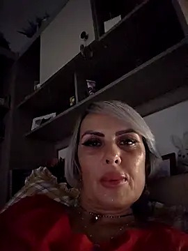 KirraWhite online show from October 21, 2025, 6:08 pm