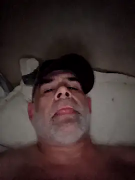 DeeBestEver online show from November 24, 2025, 7:57 pm