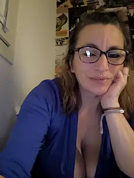 Fifi83Bell online show from January 18, 2026, 12:25 am