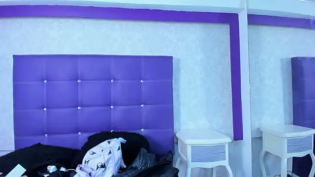 LeaMoreau22 online show from October 11, 2025, 12:04 pm