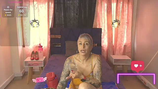 Charlotte  Gray online show from November 24, 2025, 12:38 pm