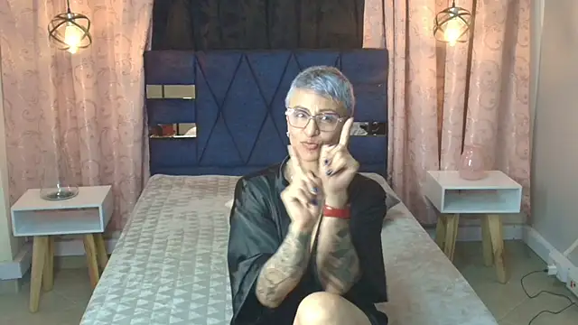 Charlotte  Gray online show from December 5, 2025, 7:50 am