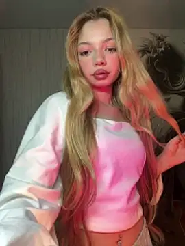 Snapshot of _Siennaaa_ chatting on March 13, 2026, 10:16 pm Siennaaa online show from March 13, 2026, 10:16 pm