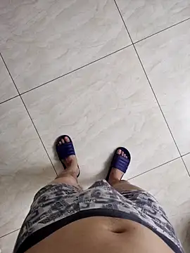 chougegg0214 online show from April 9, 2026, 1:38 pm