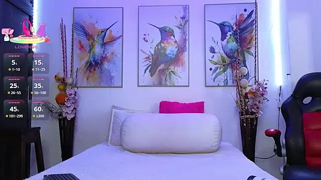 Snapshot of Moon_celeste chatting on February 20, 2026, 7:25 pm Moon celeste online show from February 20, 2026, 7:25 pm