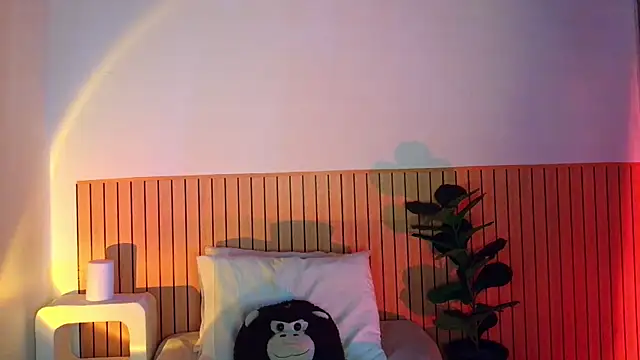 emma web  online show from June 12, 2026, 12:04 pm
