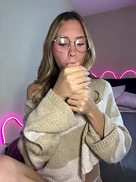 fanyabbey online show from April 4, 2026, 2:32 am