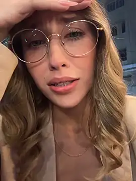 fanyabbey online show from May 10, 2026, 3:12 am