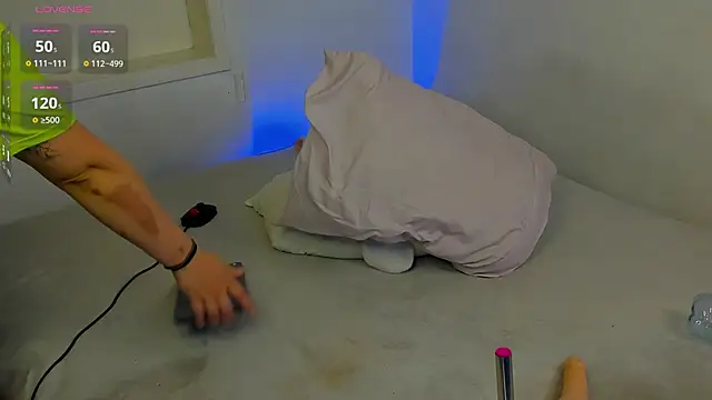 Alejarossi online show from March 21, 2026, 1:26 pm