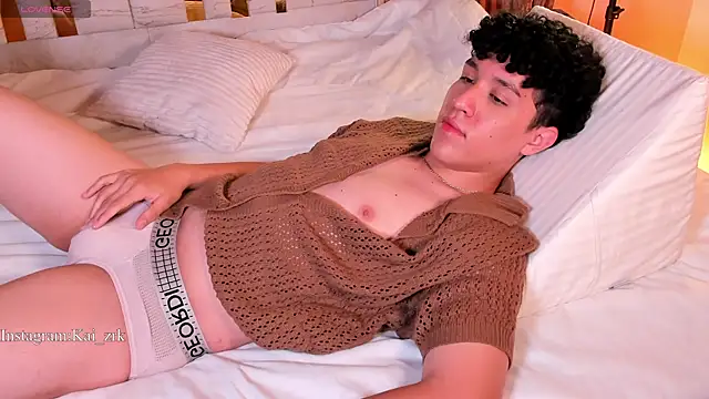 Snapshot of kai_zareck chatting on October 24, 2025, 11:17 am kai zareck online show from October 24, 2025, 11:17 am