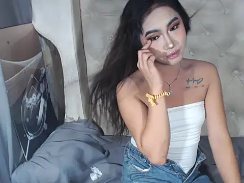 FLAMARAxxx online show from October 7, 2025, 8:33 am