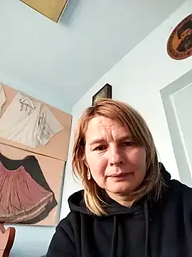 Masha412111 online show from November 28, 2025, 9:23 am