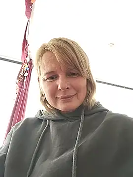 Snapshot of Masha412111 chatting on June 1, 2026, 8:27 am Masha412111 online show from June 1, 2026, 8:27 am