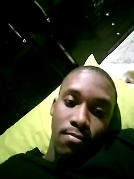 Snapshot of Thabisomgaga1 chatting on May 17, 2026, 1:47 am Thabisomgaga1 online show from May 17, 2026, 1:47 am