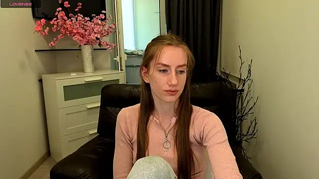 Snapshot of GoldenRose_ chatting on May 26, 2026, 12:34 pm GoldenRose online show from May 26, 2026, 12:34 pm