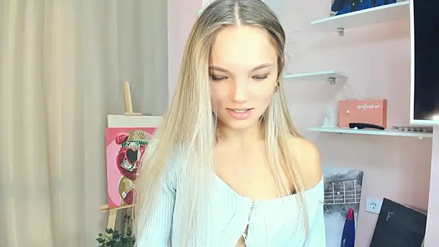 JulieLupo online show from October 5, 2025, 6:12 am