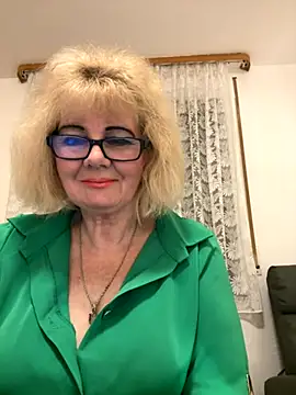 BoloshkaBlonda online show from November 29, 2025, 6:33 pm