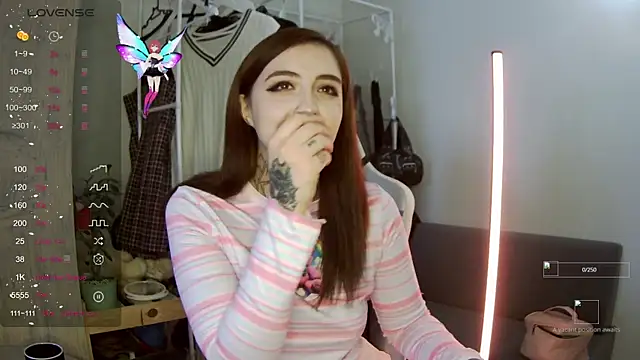 Snapshot of Rin_andersonn chatting on October 4, 2025, 7:50 am Rin andersonn online show from October 4, 2025, 7:50 am