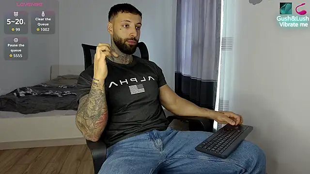 MasculineGuy99 online show from November 19, 2025, 8:47 am