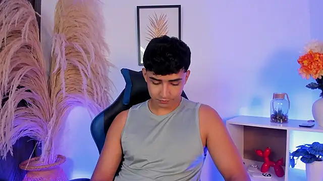 Snapshot of Thiago_Connor21 chatting on May 21, 2026, 11:45 pm Thiago Connor21 online show from May 21, 2026, 11:45 pm