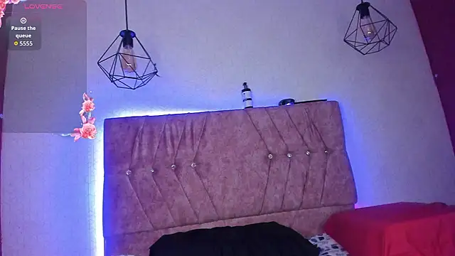 Mia lopez 1 online show from February 12, 2026, 10:21 am