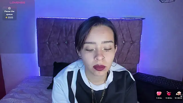 Snapshot of Mia_lopez_1 chatting on May 1, 2026, 9:58 am Mia lopez 1 online show from May 1, 2026, 9:58 am