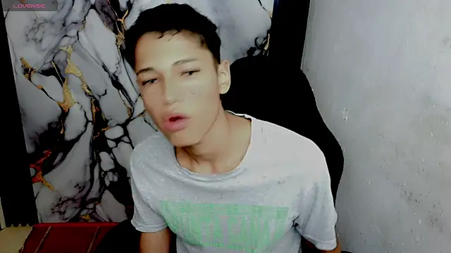 Snapshot of Im_david02 chatting on February 18, 2026, 1:18 pm Im david02 online show from February 18, 2026, 1:18 pm