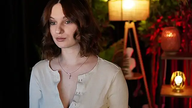 Snapshot of xoxo_molly chatting on October 3, 2025, 1:30 pm xoxo molly online show from October 3, 2025, 1:30 pm