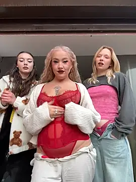 Snapshot of RollDolls chatting on November 30, 2025, 5:11 am RollDolls online show from November 30, 2025, 5:11 am